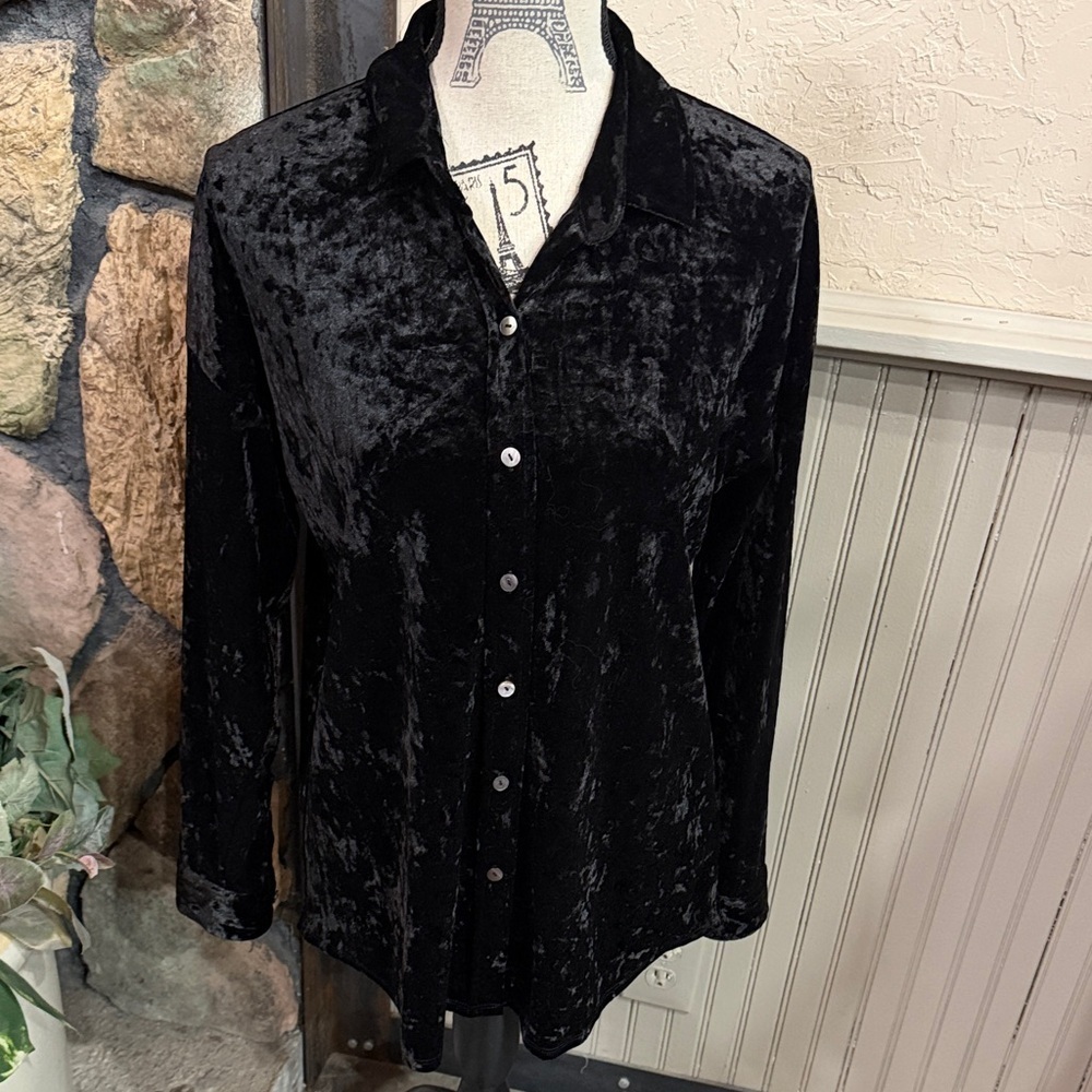 Chic Black Velvet Women's Button Down Shirt